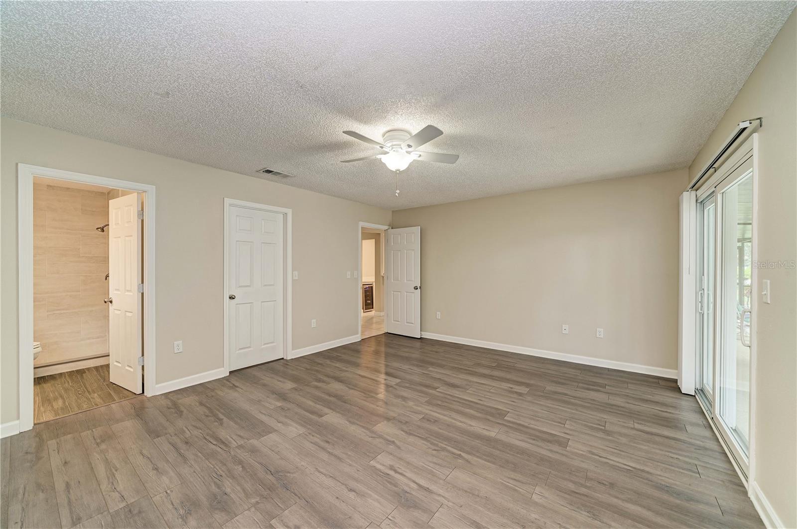 Master Bedroom 03