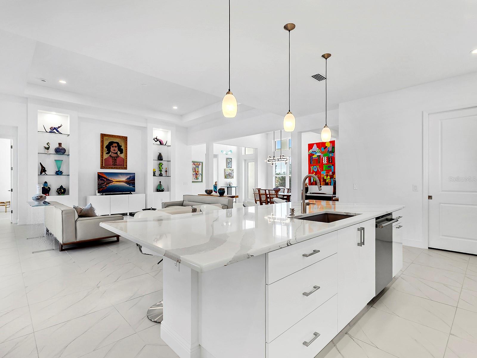 Triple pendant lighting