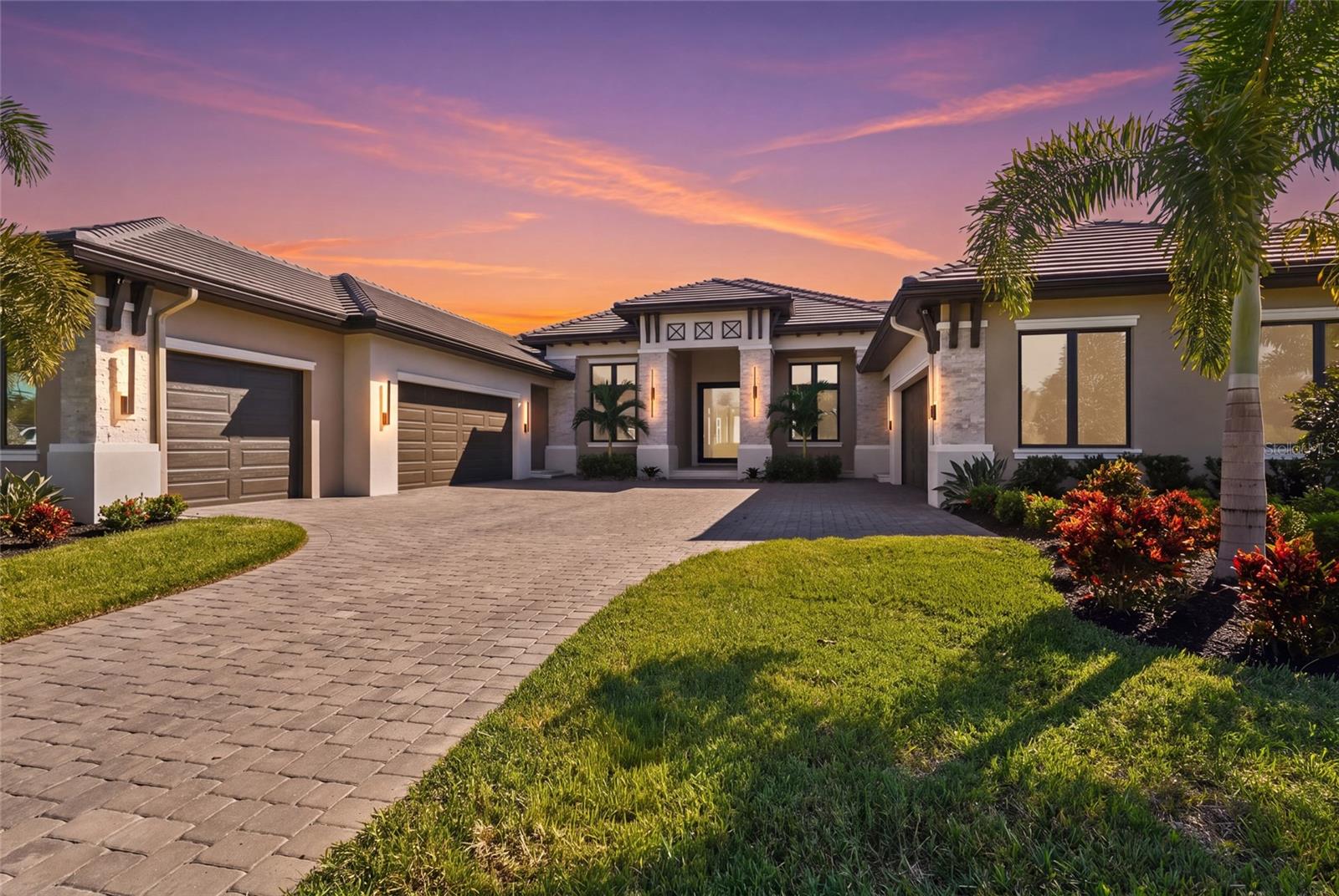 596 BLUE SHELL LOOP, Sarasota, FL 34240