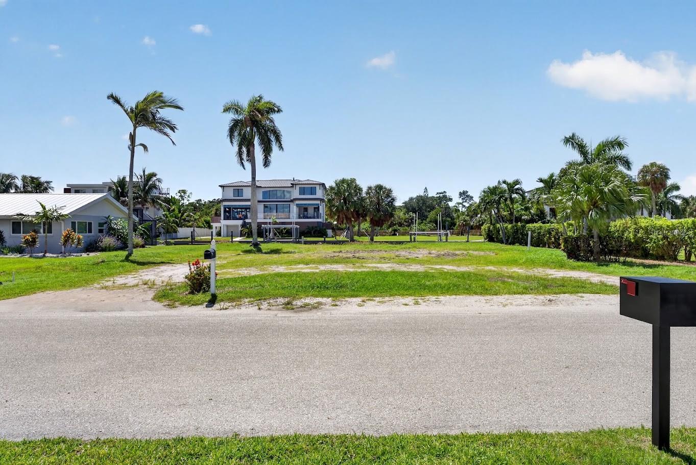 568 ROUNTREE DRIVE, Longboat Key, FL 34228