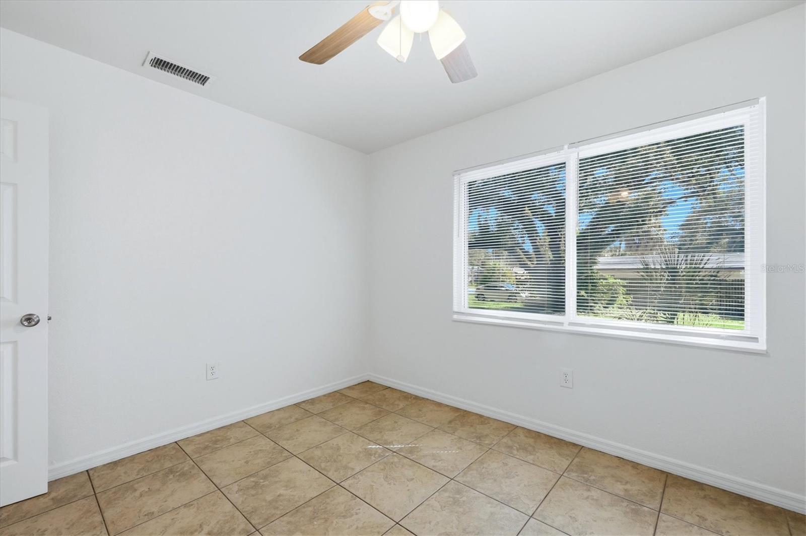 Second bedroom.
