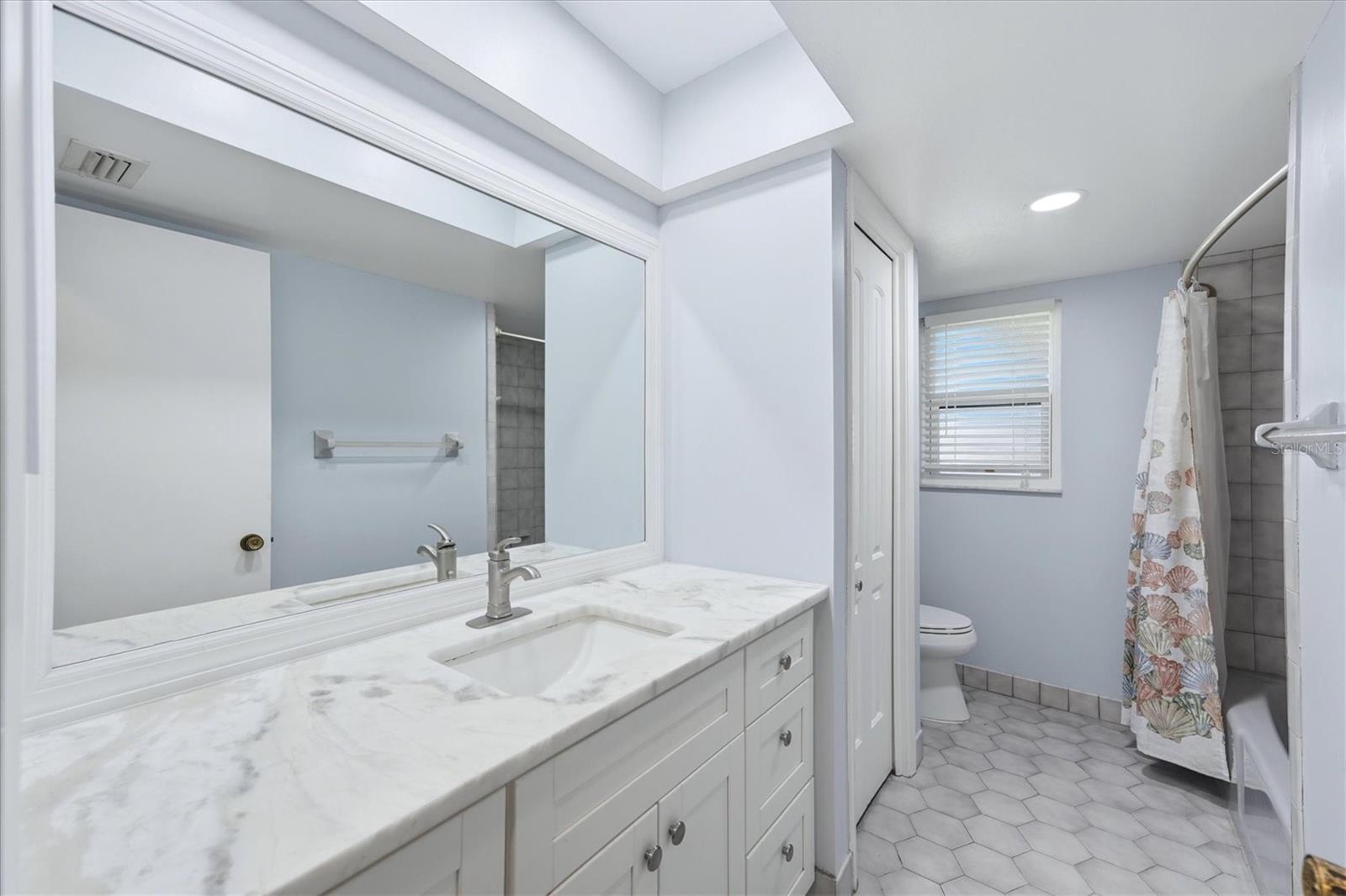 6993 COUNTRY LAKES CIRCLE, Sarasota, FL 34243