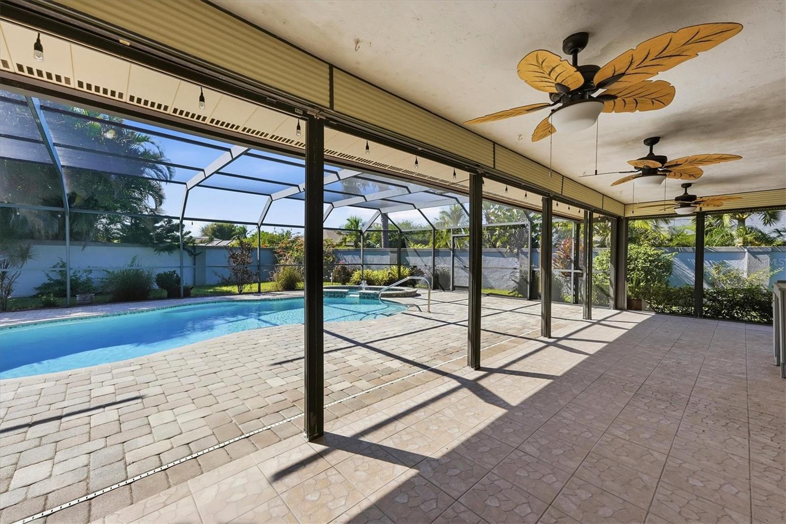 6993 COUNTRY LAKES CIRCLE, Sarasota, FL 34243