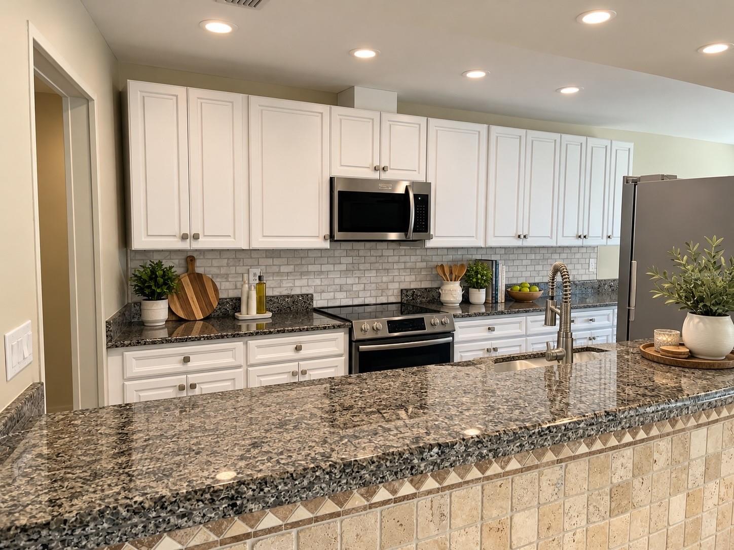 VIRTUAL Staged Kitchen view