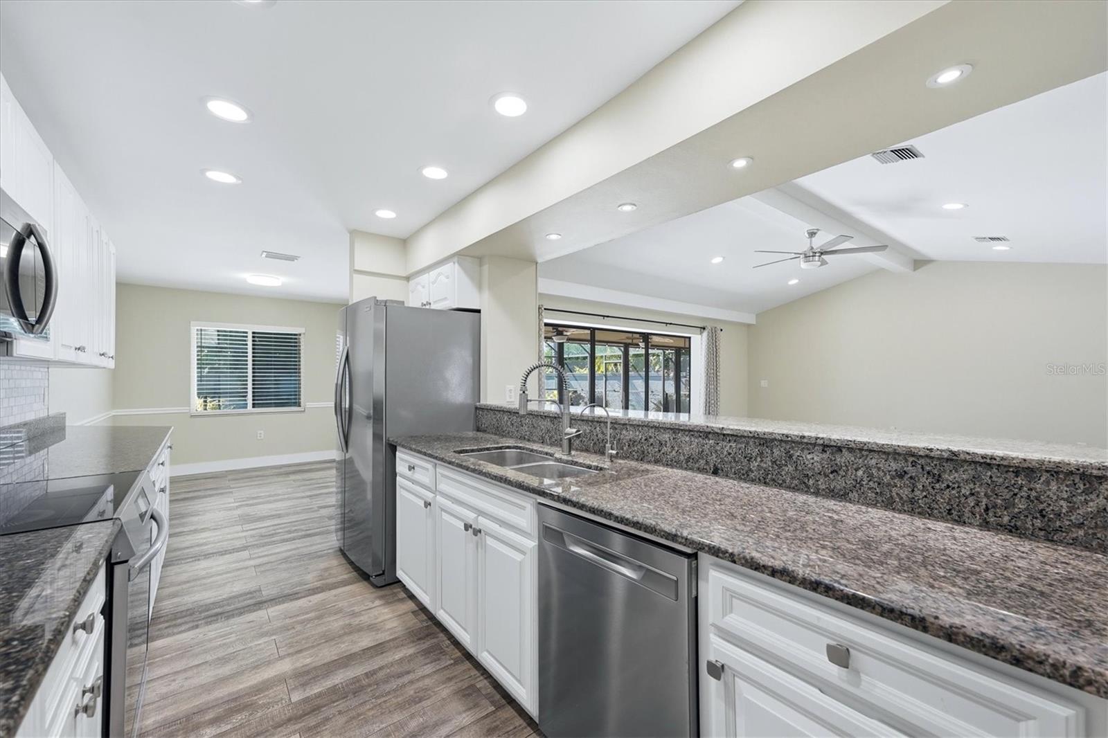 6993 COUNTRY LAKES CIRCLE, Sarasota, FL 34243