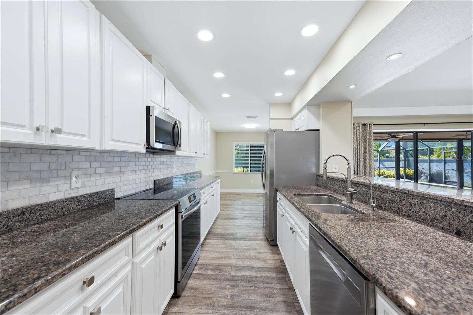 6993 COUNTRY LAKES CIRCLE, Sarasota, FL 34243