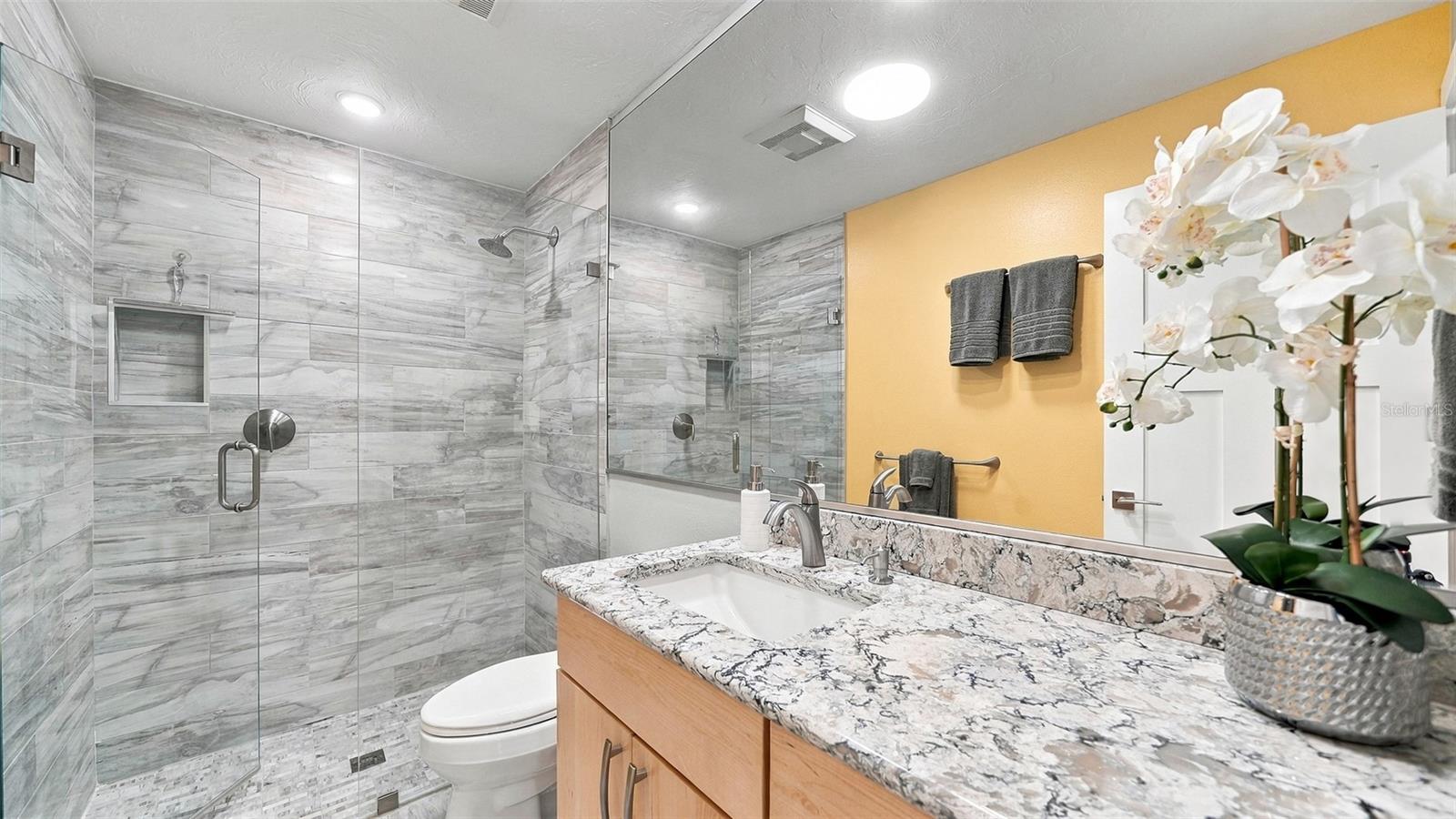 120 WHISPERING SANDS DRIVE, #V20, Sarasota, FL 34242