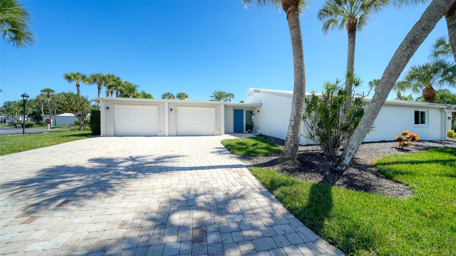 120 WHISPERING SANDS DRIVE, #V20, Sarasota, FL 34242