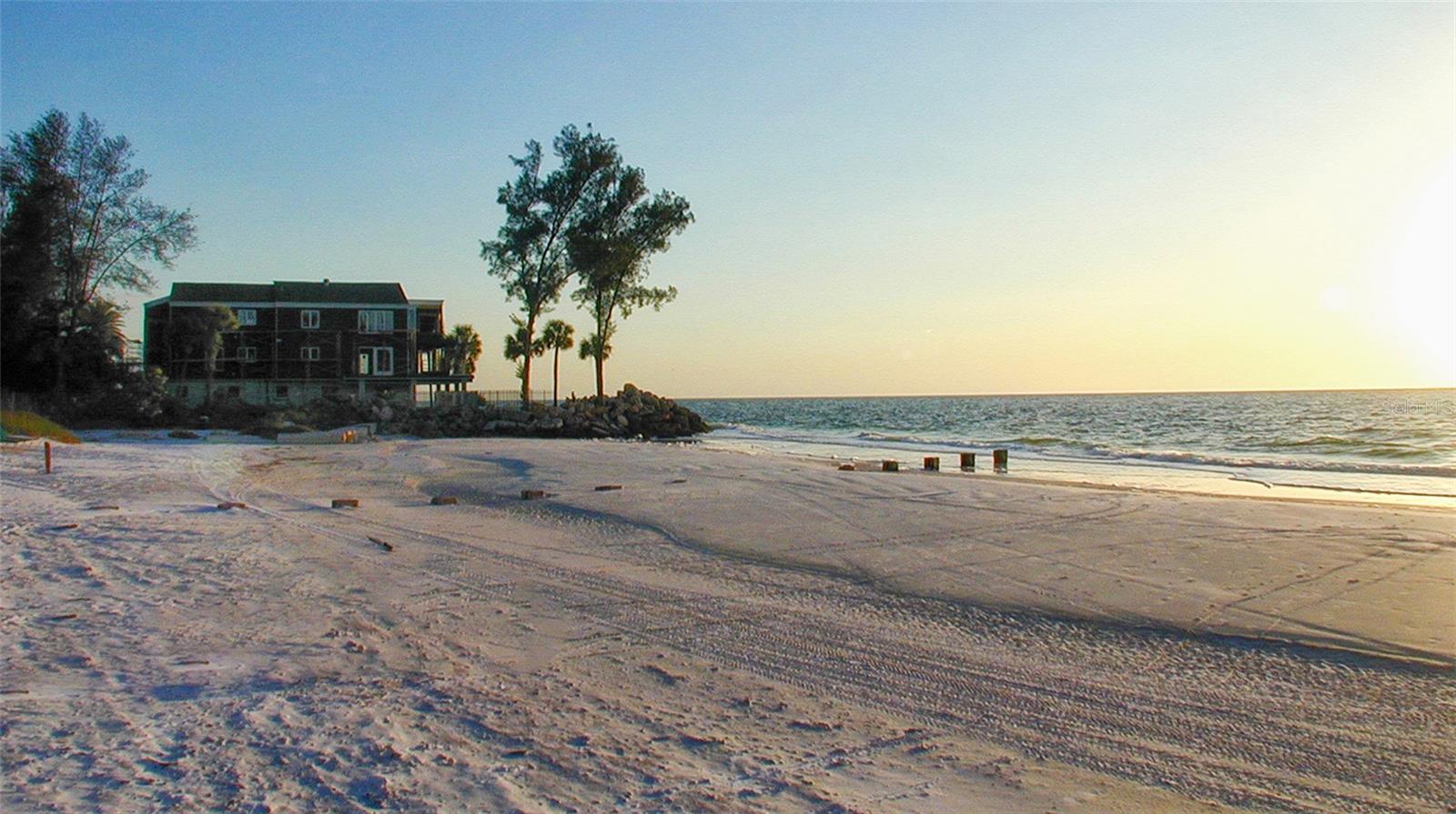 120 WHISPERING SANDS DRIVE, #V20, Sarasota, FL 34242