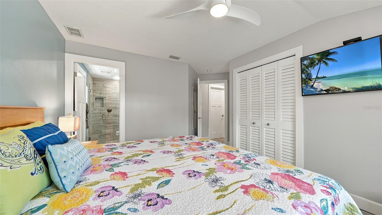 120 WHISPERING SANDS DRIVE, #V20, Sarasota, FL 34242