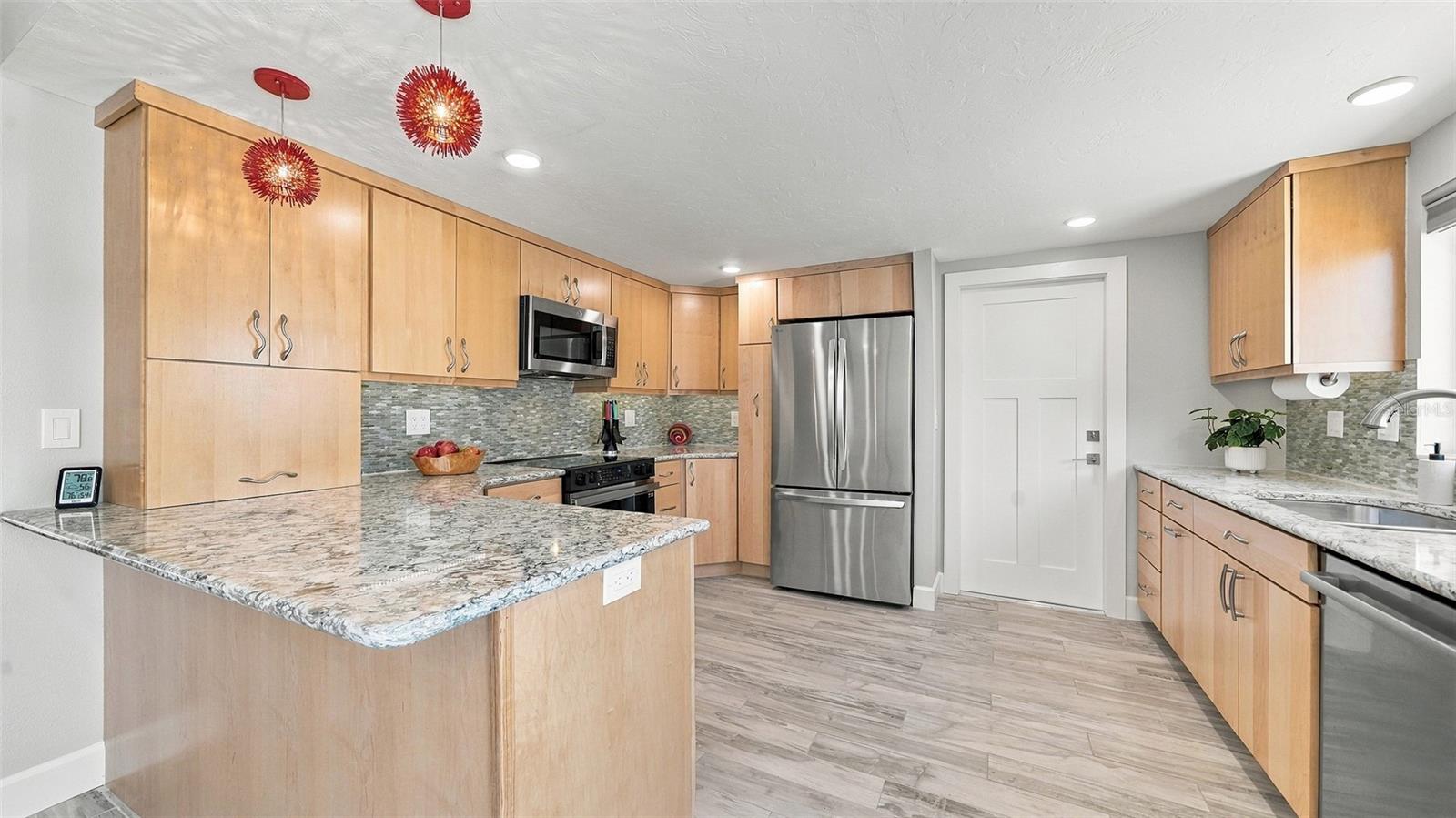 120 WHISPERING SANDS DRIVE, #V20, Sarasota, FL 34242