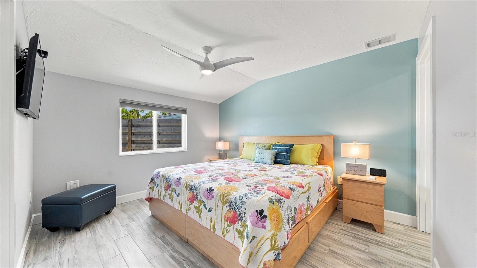 120 WHISPERING SANDS DRIVE, #V20, Sarasota, FL 34242