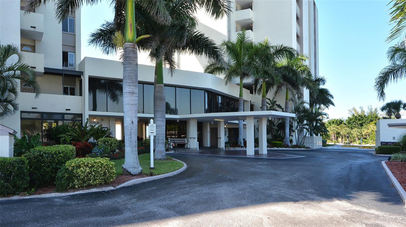 120 WHISPERING SANDS DRIVE, #V20, Sarasota, FL 34242