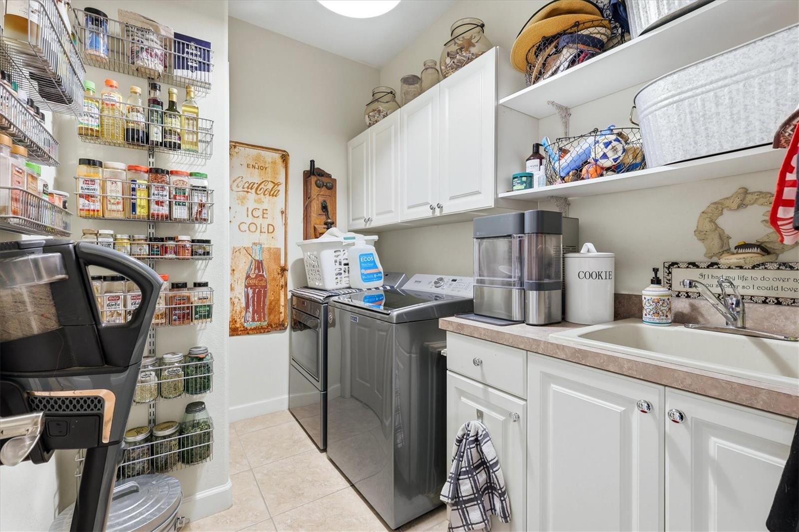 1753 KINGSDOWN DRIVE, Sarasota, FL 34240