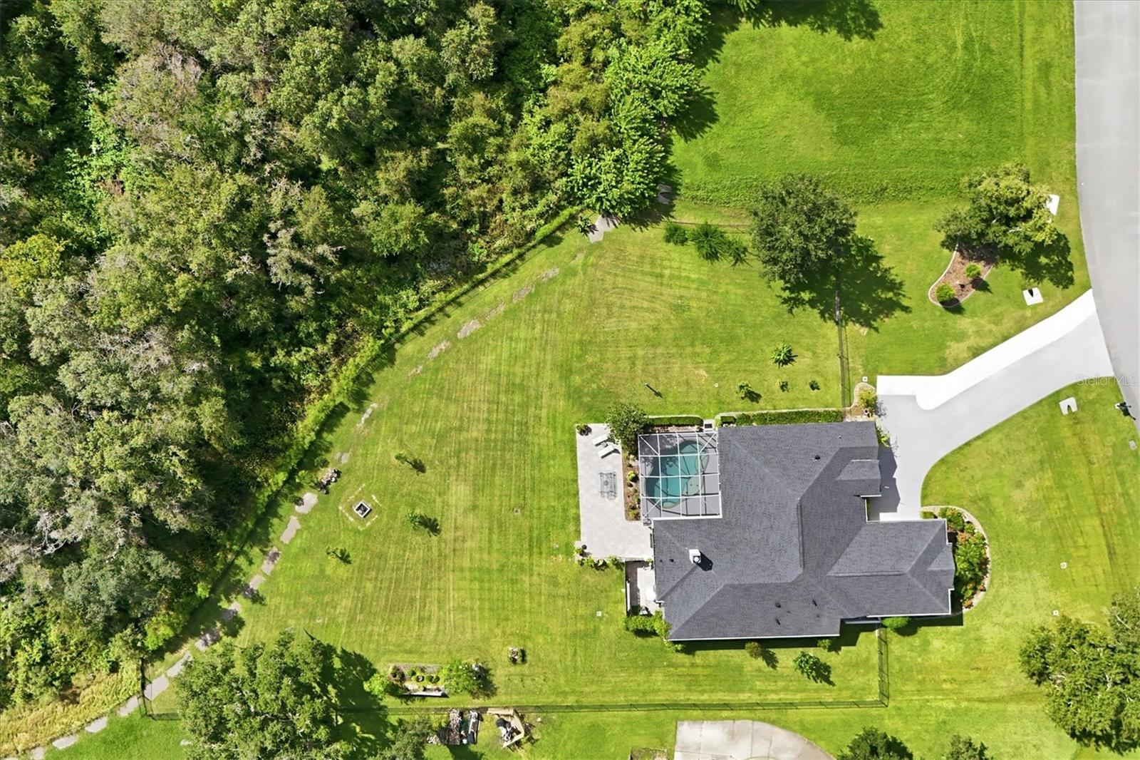 1753 KINGSDOWN DRIVE, Sarasota, FL 34240