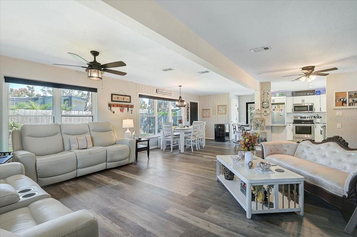 3103 BROWNING STREET, Sarasota, FL 34237