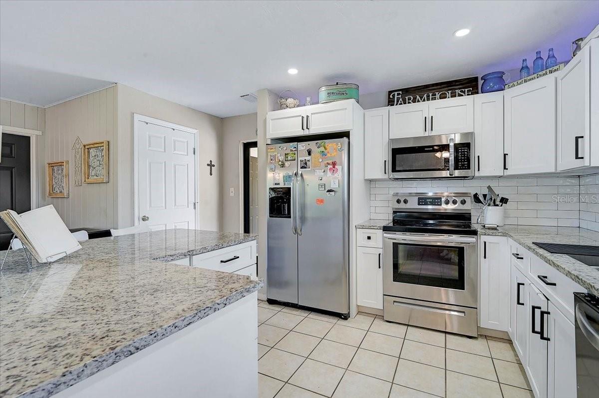 3103 BROWNING STREET, Sarasota, FL 34237