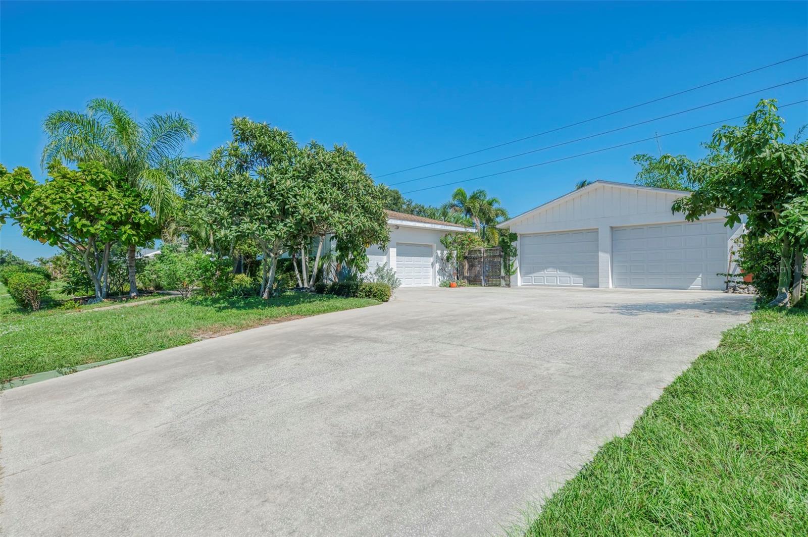211 46TH STREET W, Bradenton, FL 34209 211 46TH STREET W, Bradenton, FL 34209