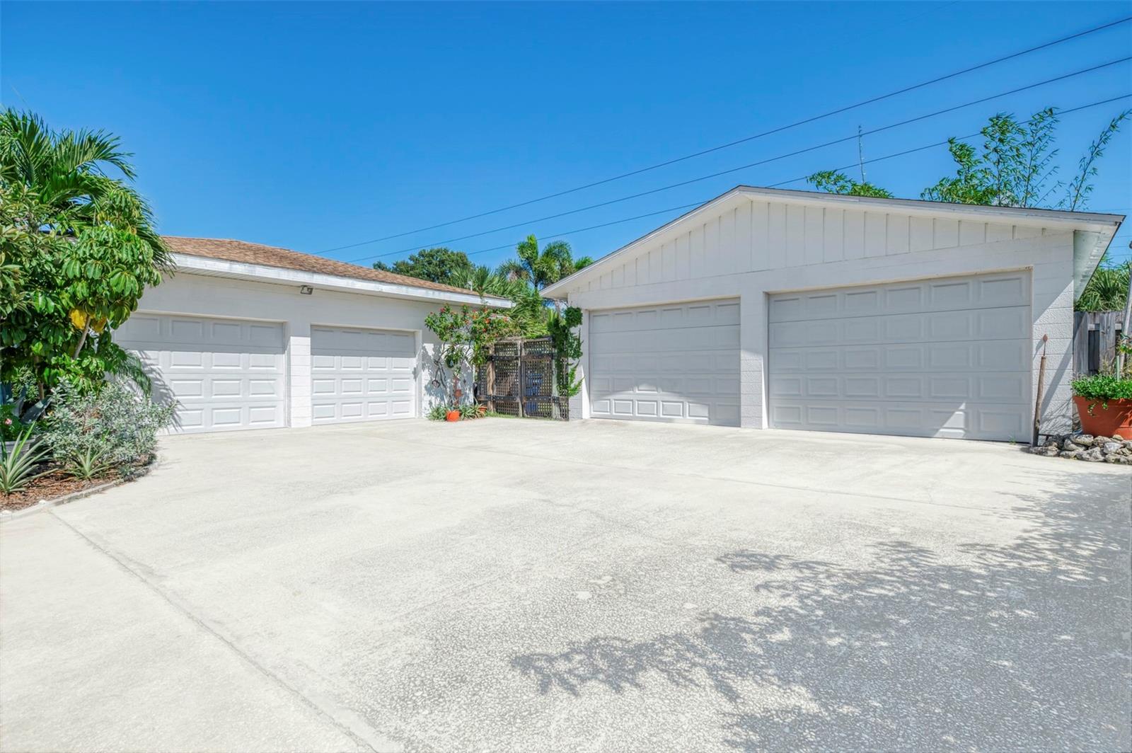 211 46TH STREET W, Bradenton, FL 34209