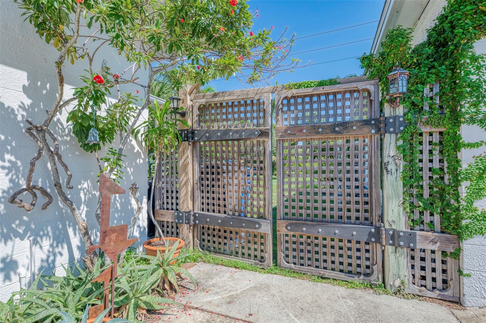 211 46TH STREET W, Bradenton, FL 34209