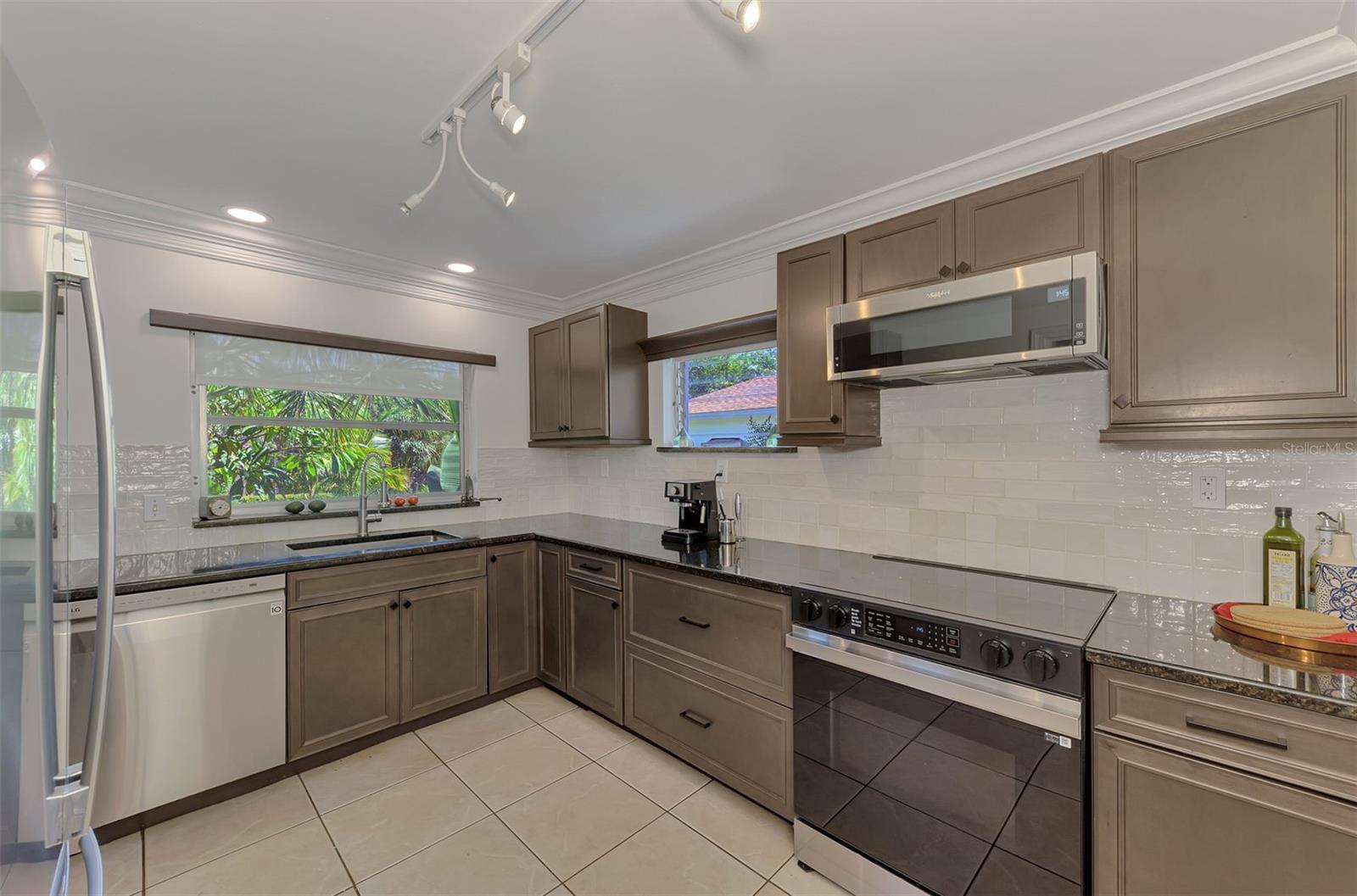 211 46TH STREET W, Bradenton, FL 34209