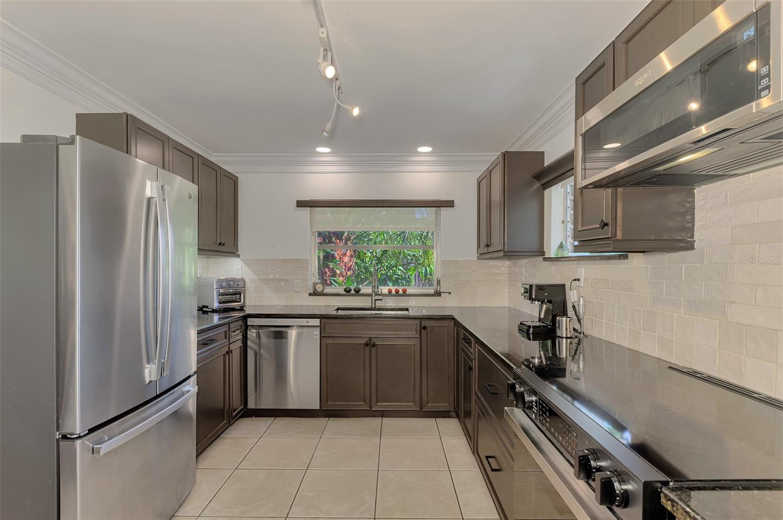 211 46TH STREET W, Bradenton, FL 34209