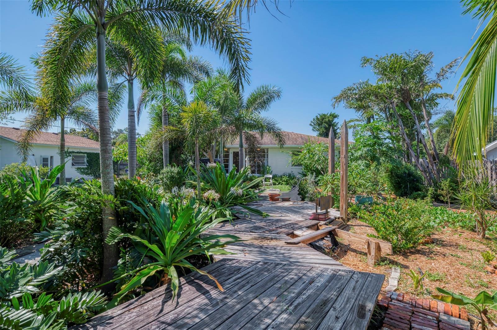 211 46TH STREET W, Bradenton, FL 34209