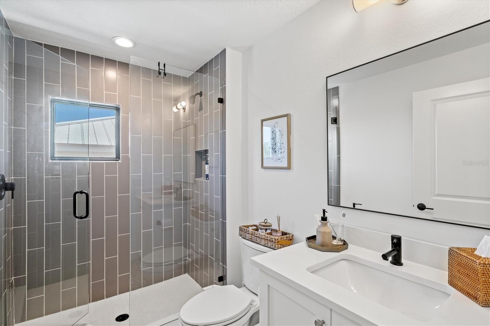 1914 RIVERSIDE DRIVE E, Bradenton, FL 34208