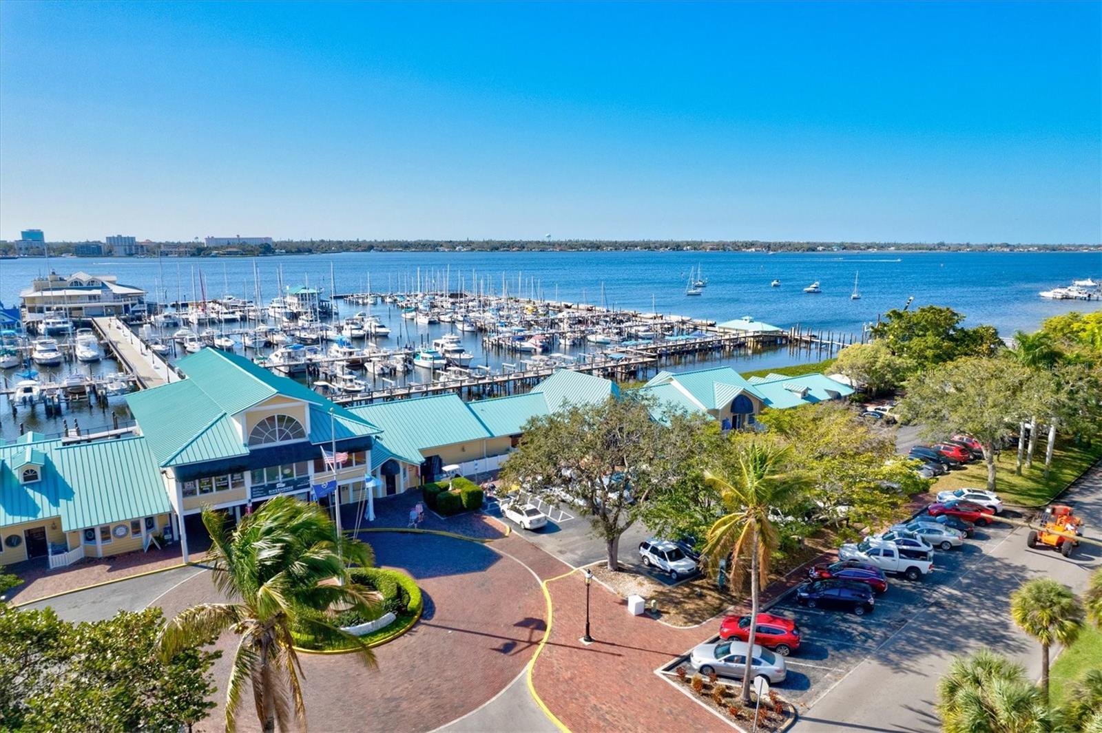 1914 RIVERSIDE DRIVE E, Bradenton, FL 34208