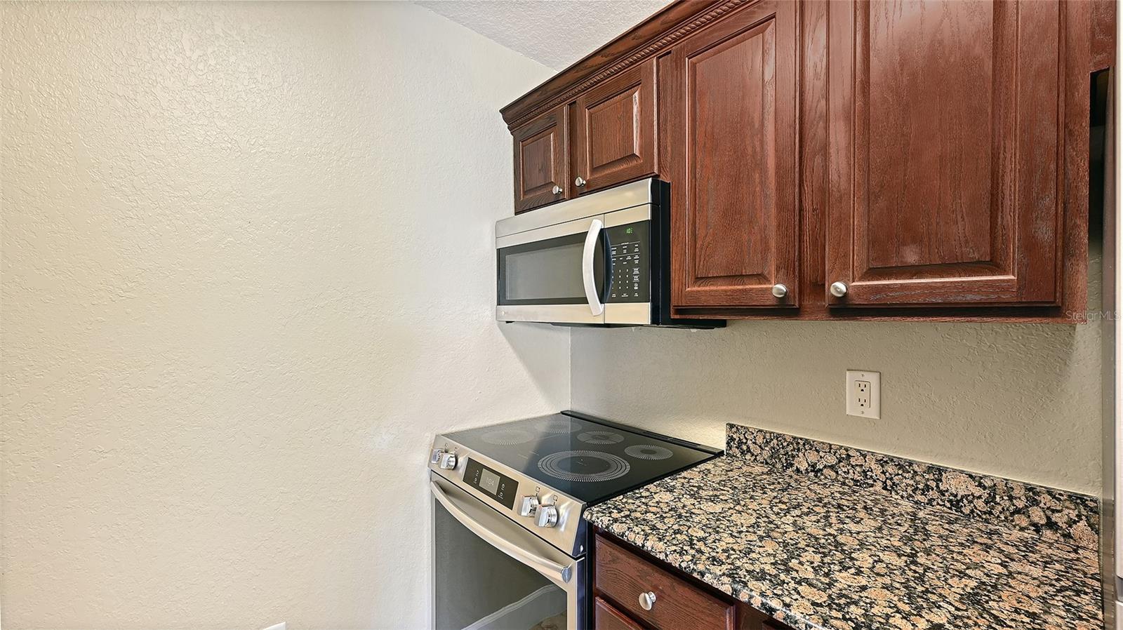Kitchen, Wood Cabinets