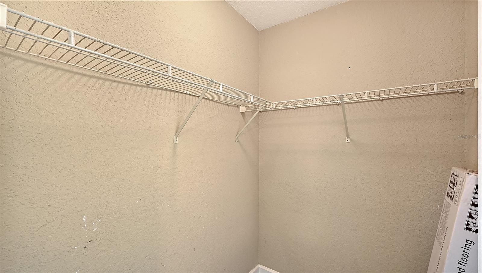 2nd bedroom Walking Closet