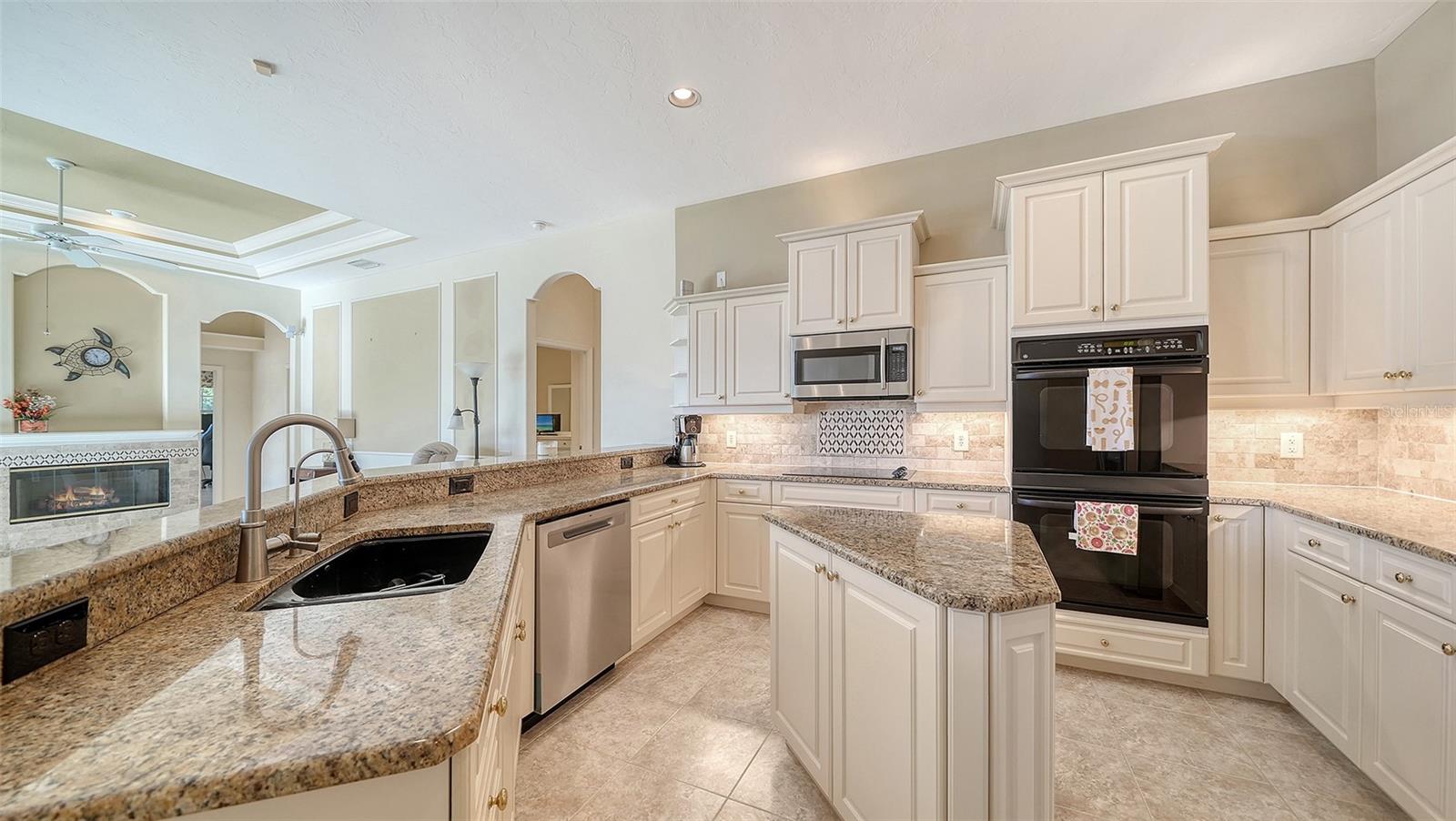 8922 BLOOMFIELD BOULEVARD, Sarasota, FL 34238