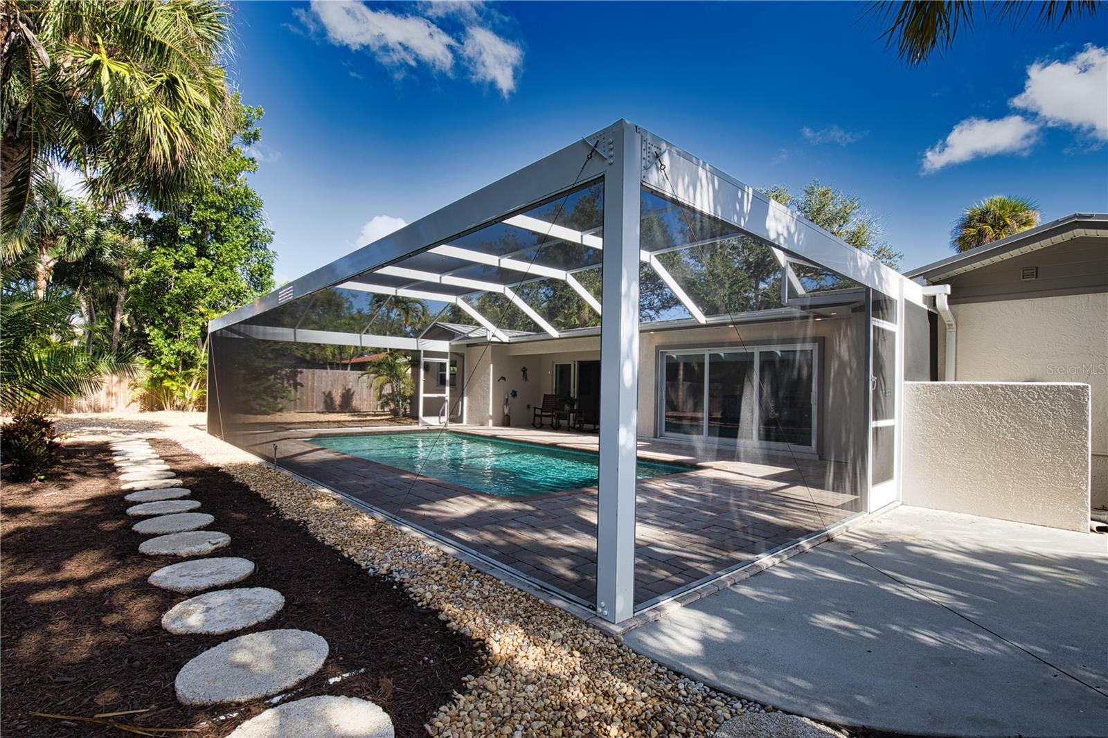 Stepping Stones to Large Backyard