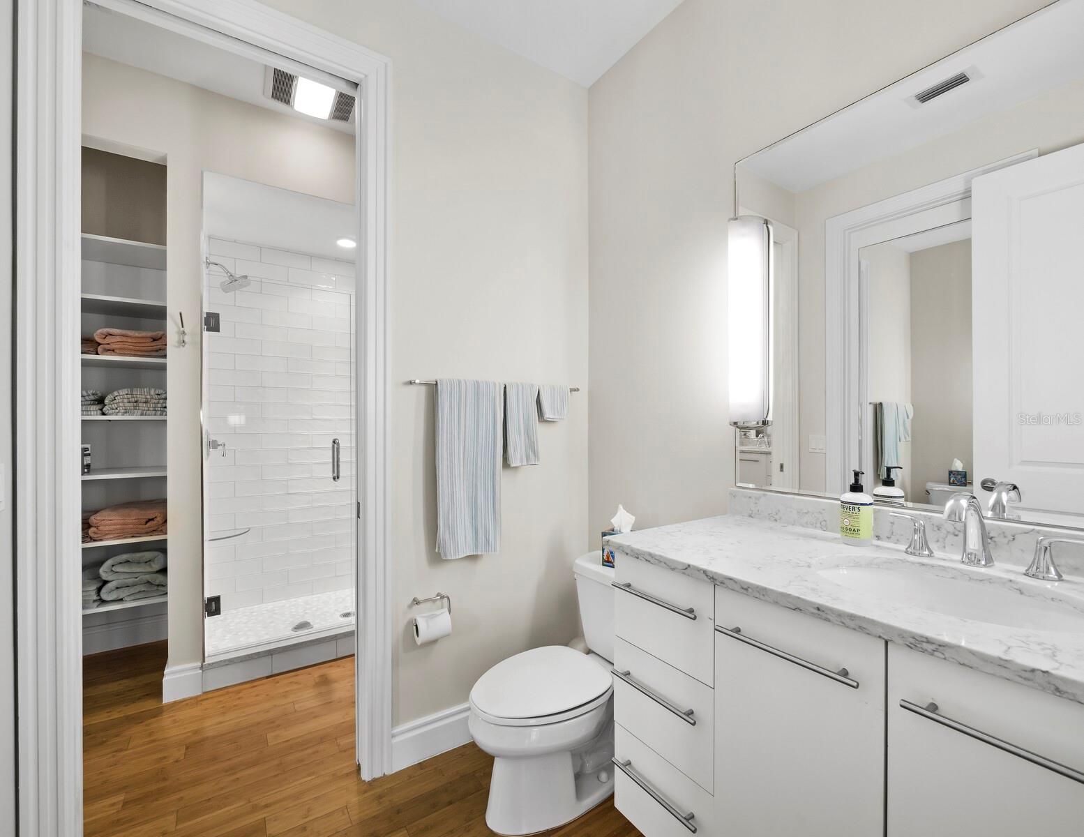 550 NORTON STREET, Longboat Key, FL 34228