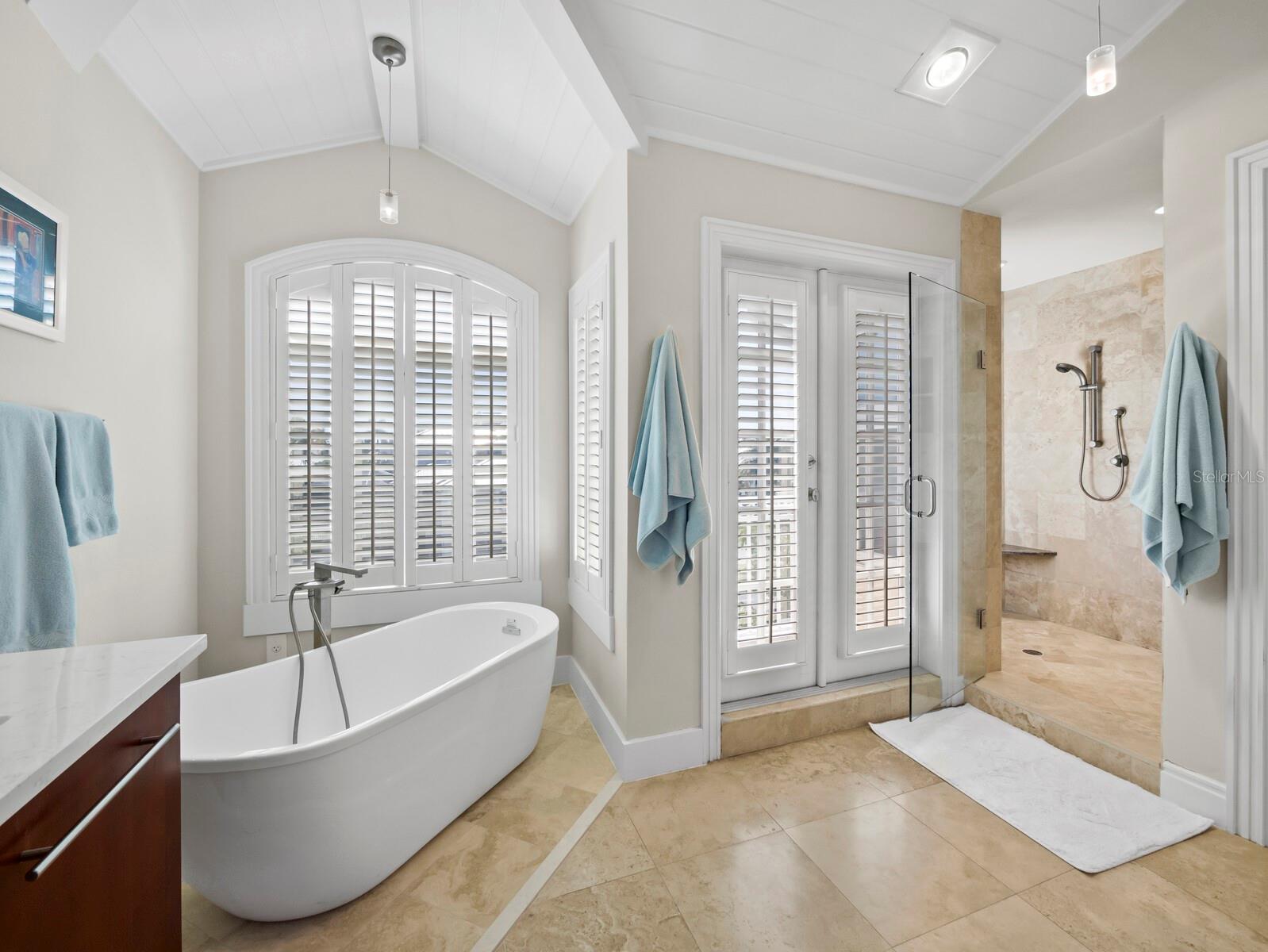 550 NORTON STREET, Longboat Key, FL 34228
