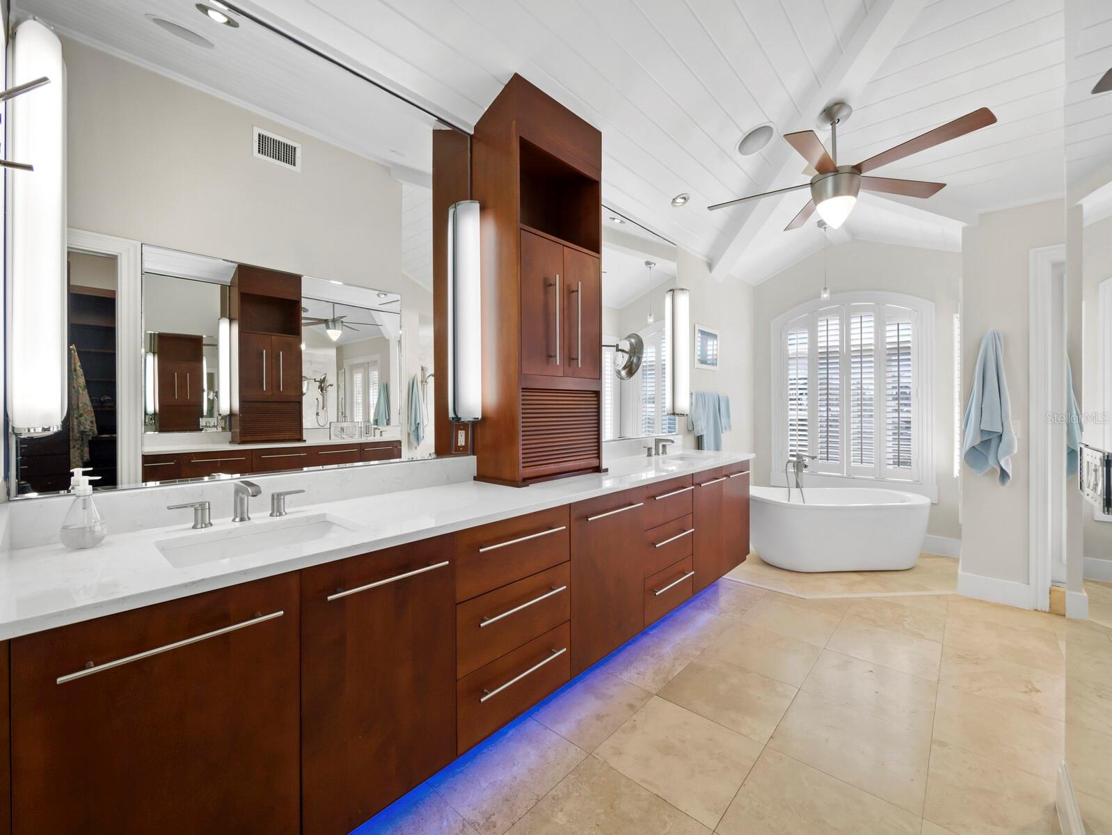 550 NORTON STREET, Longboat Key, FL 34228