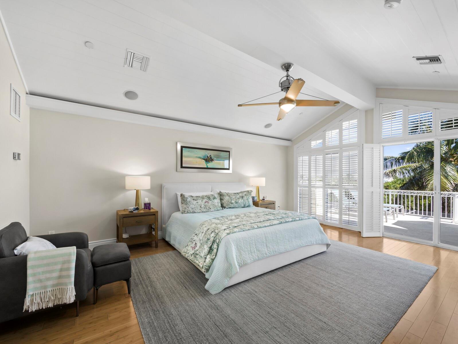 550 NORTON STREET, Longboat Key, FL 34228