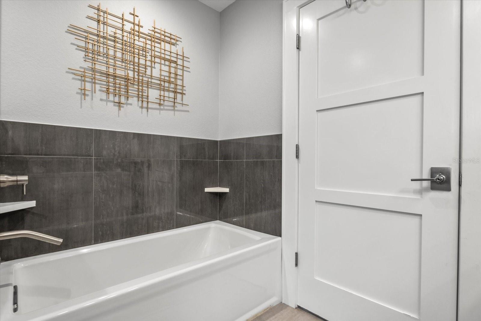3376 S SECLUSION DRIVE, Sarasota, FL 34239