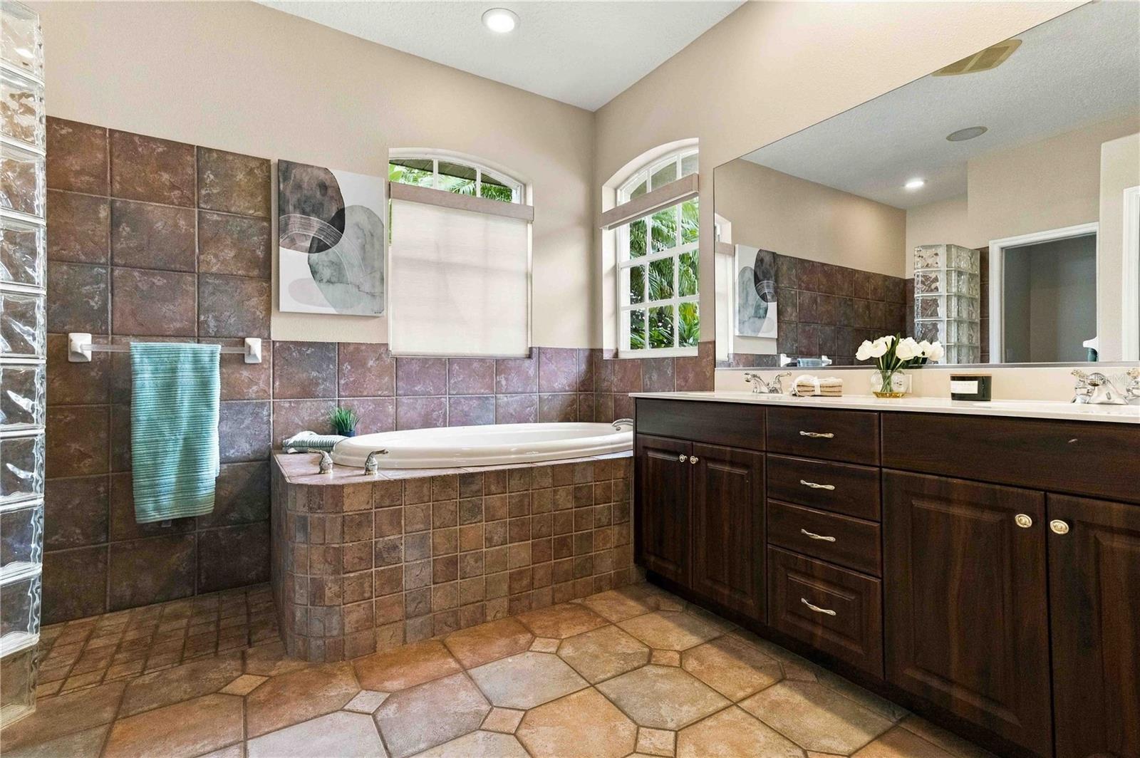 6274 AVENTURA DRIVE, Sarasota, FL 34241