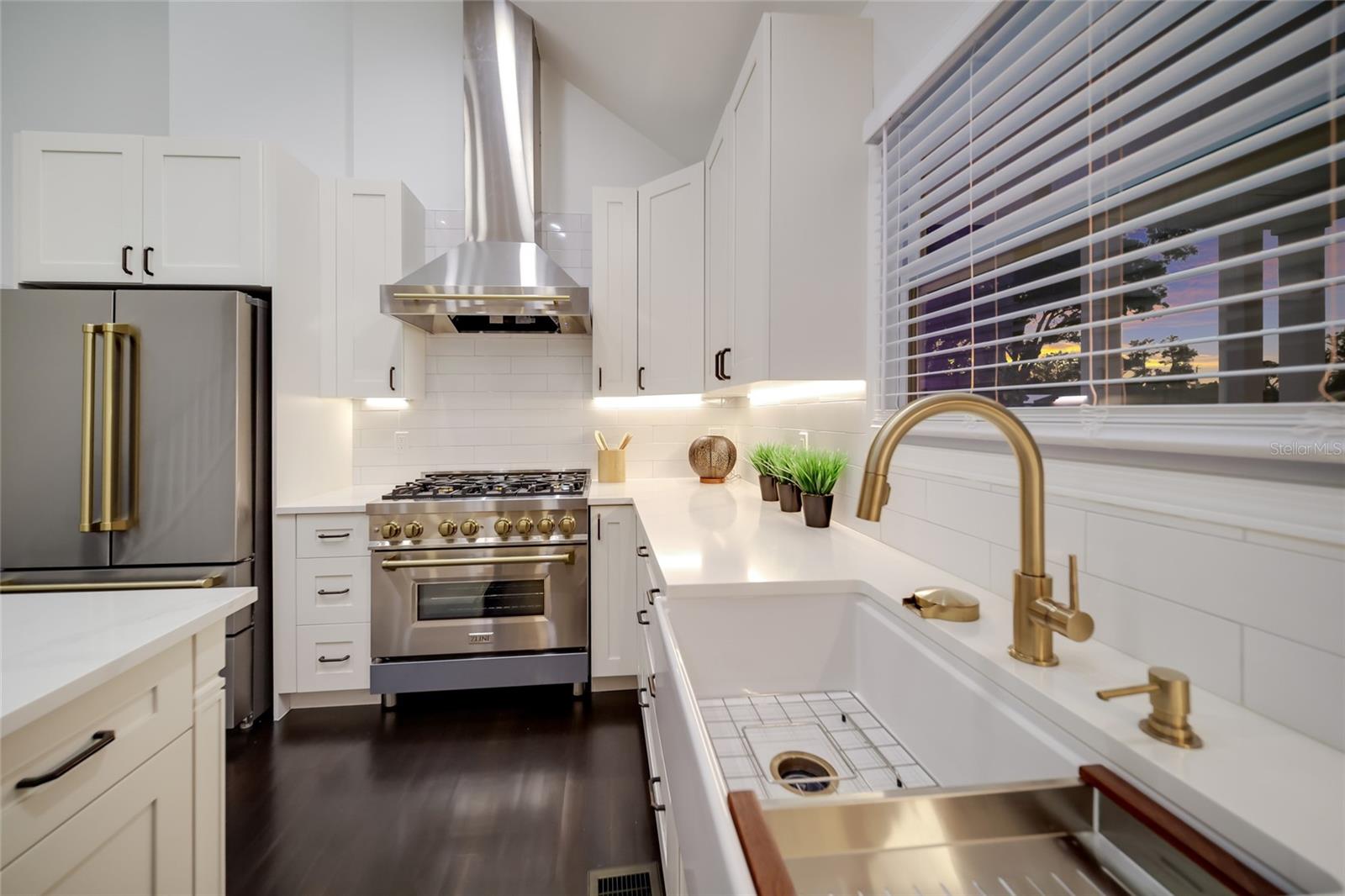 Brand new high quality appliances.