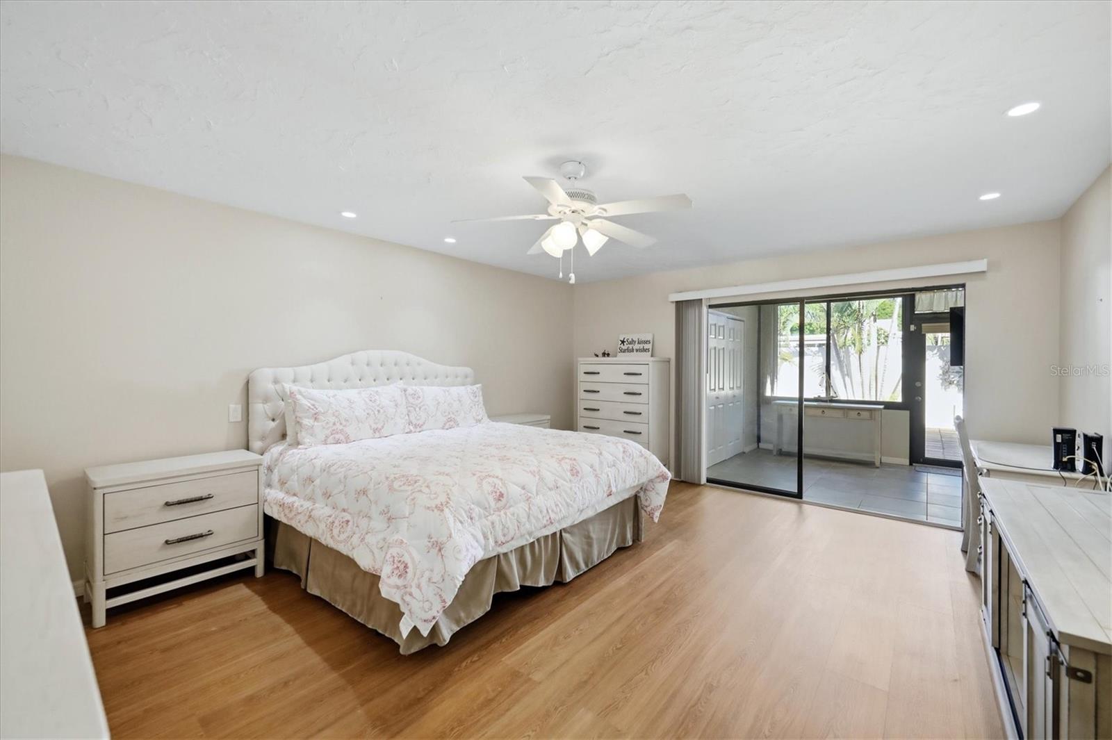 753 OAKVIEW DRIVE, Bradenton, FL 34210