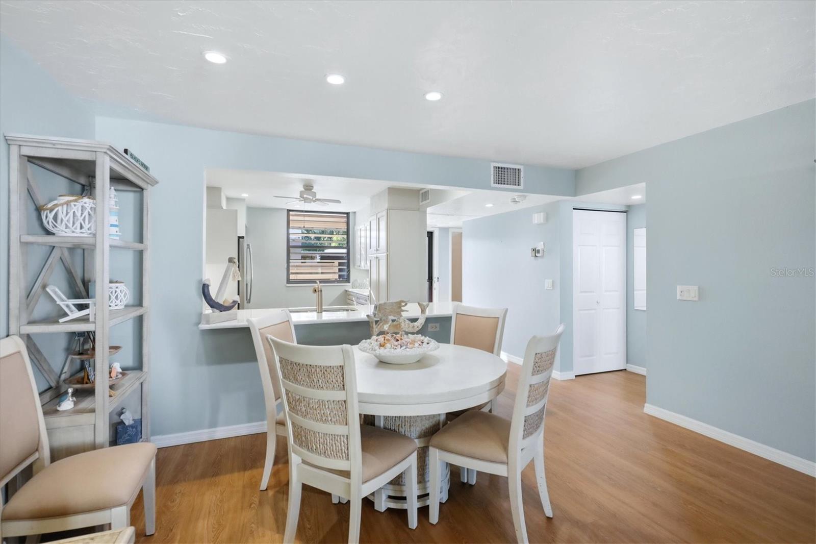 753 OAKVIEW DRIVE, Bradenton, FL 34210