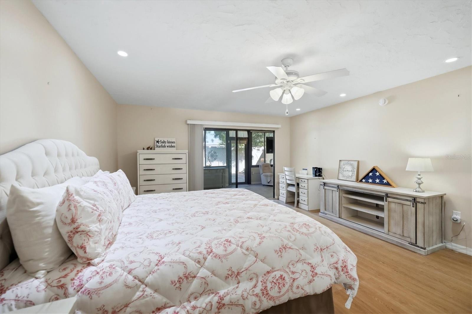 753 OAKVIEW DRIVE, Bradenton, FL 34210