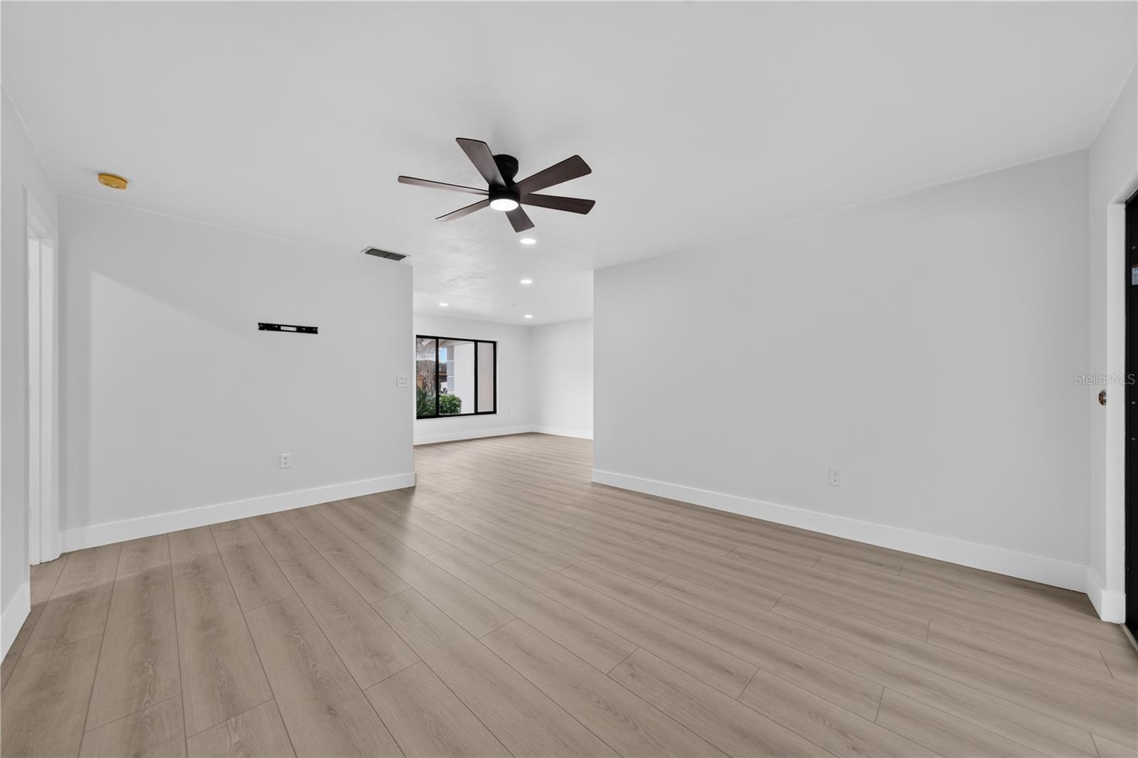 2014 COUNTRY MEADOWS LANE, Sarasota, FL 34235