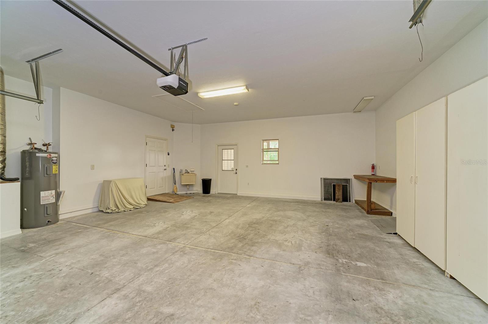 EXTRA LARGE GARAGE