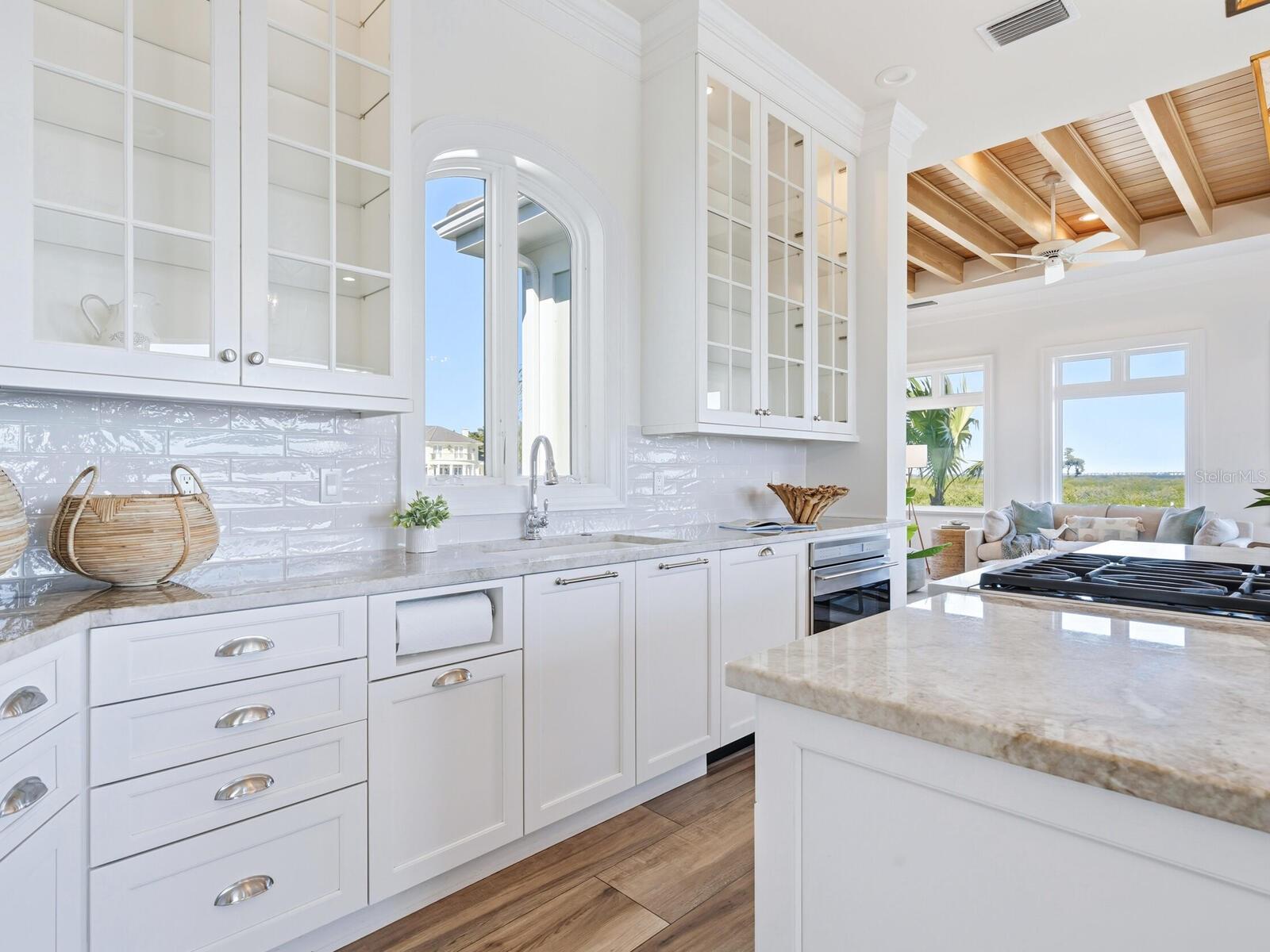 560 HARBOR POINT ROAD, Longboat Key, FL 34228