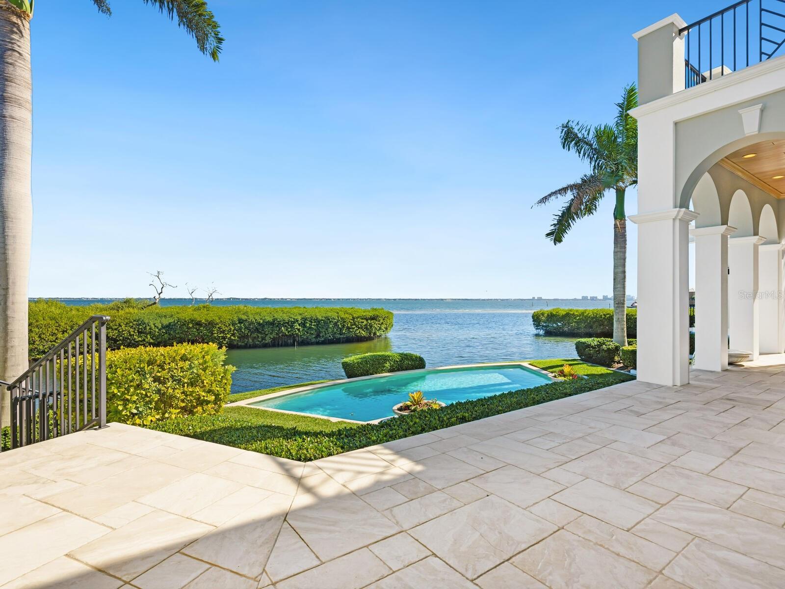 560 HARBOR POINT ROAD, Longboat Key, FL 34228