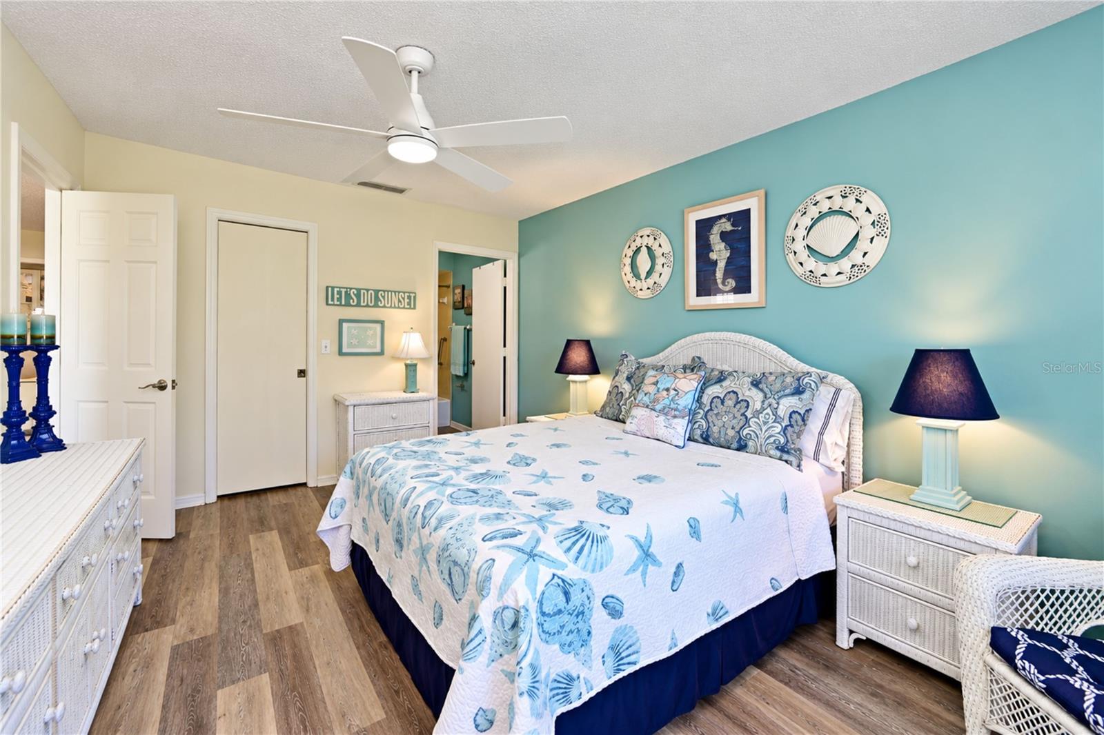 9416 CONCORD CIRCLE, Bradenton, FL 34210