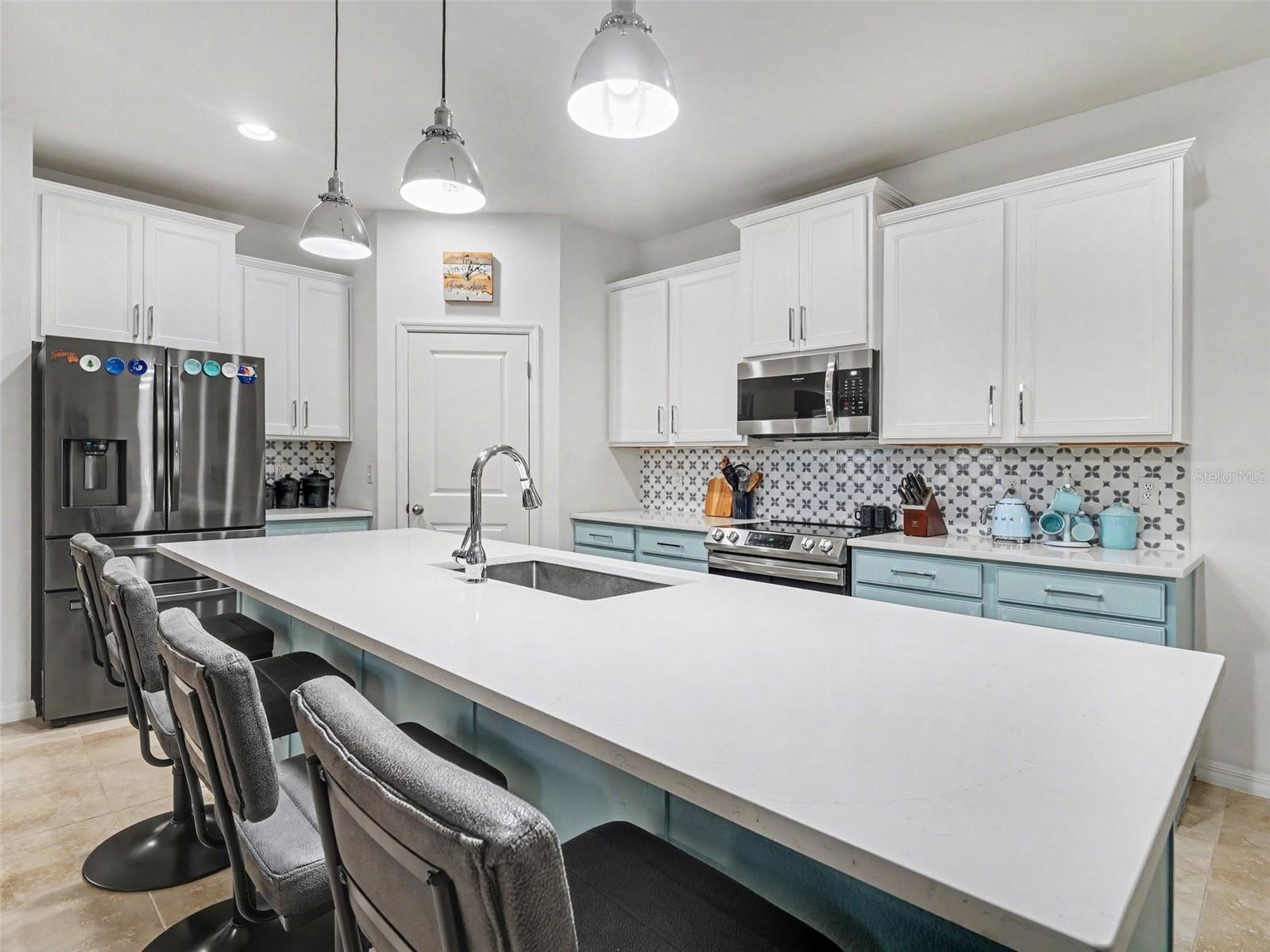 6466 DEVESTA LOOP, Palmetto, FL 34221