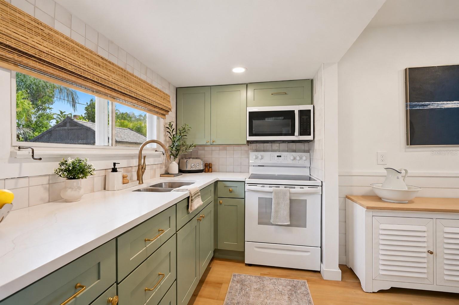 12 LAFAYETTE STREET, Bradenton, FL 34208